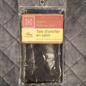 Home Collection satin pillowcase